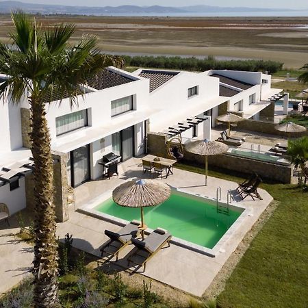 Flamingo View Suites & Villas Nea Poteidaia Exteriör bild