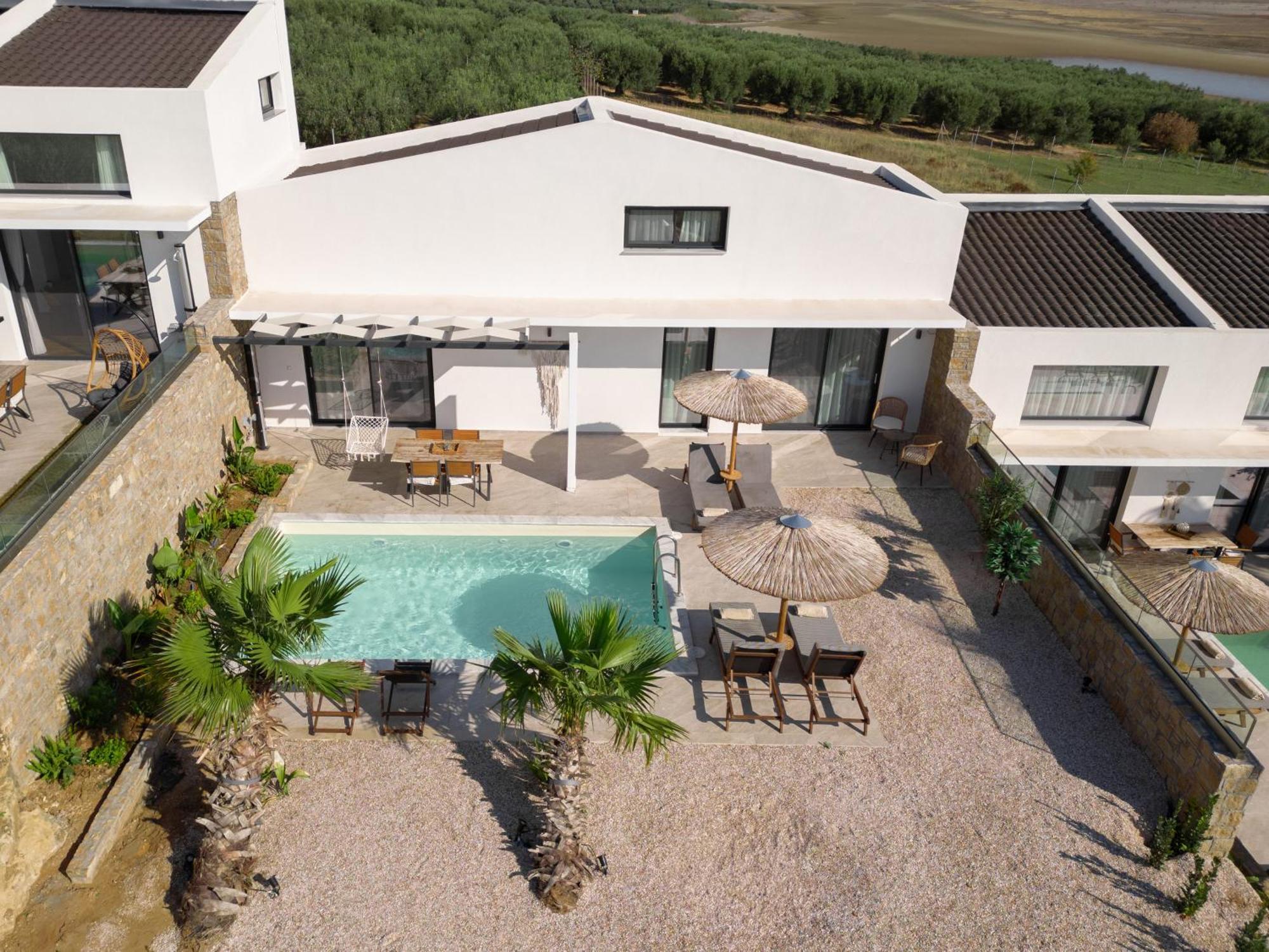 Flamingo View Suites & Villas Nea Poteidaia Exteriör bild