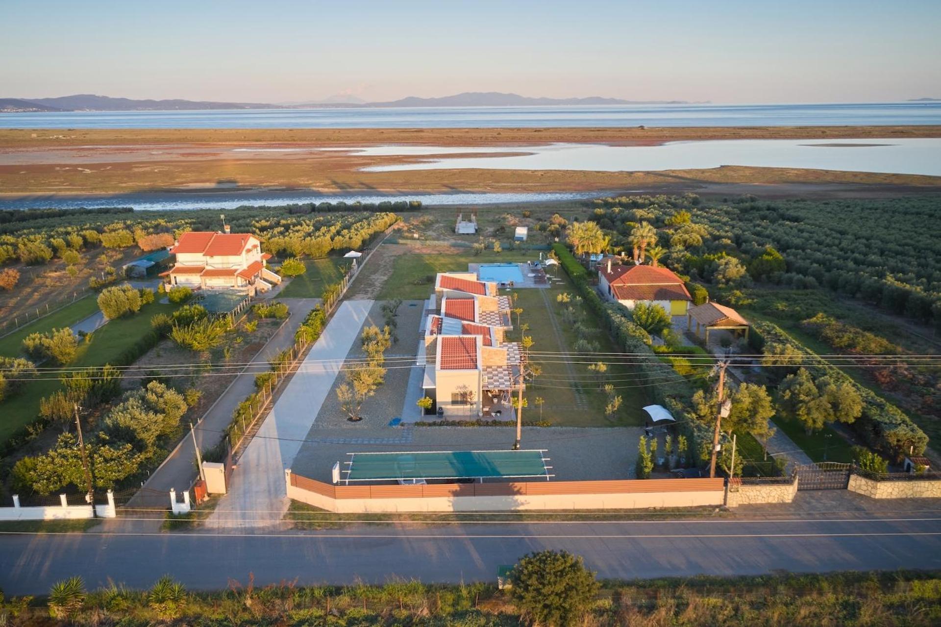 Flamingo View Suites & Villas Nea Poteidaia Exteriör bild