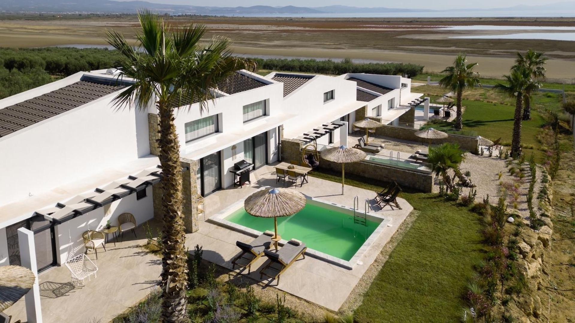 Flamingo View Suites & Villas Nea Poteidaia Exteriör bild