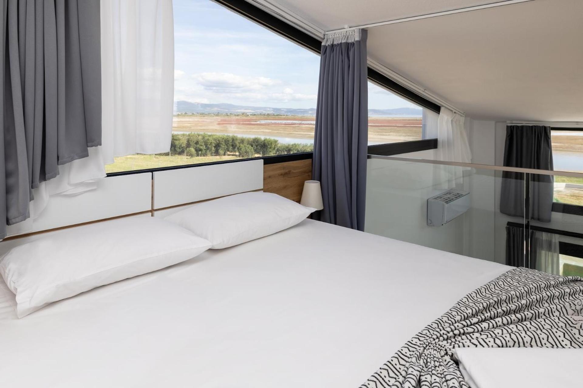 Flamingo View Suites & Villas Nea Poteidaia Exteriör bild