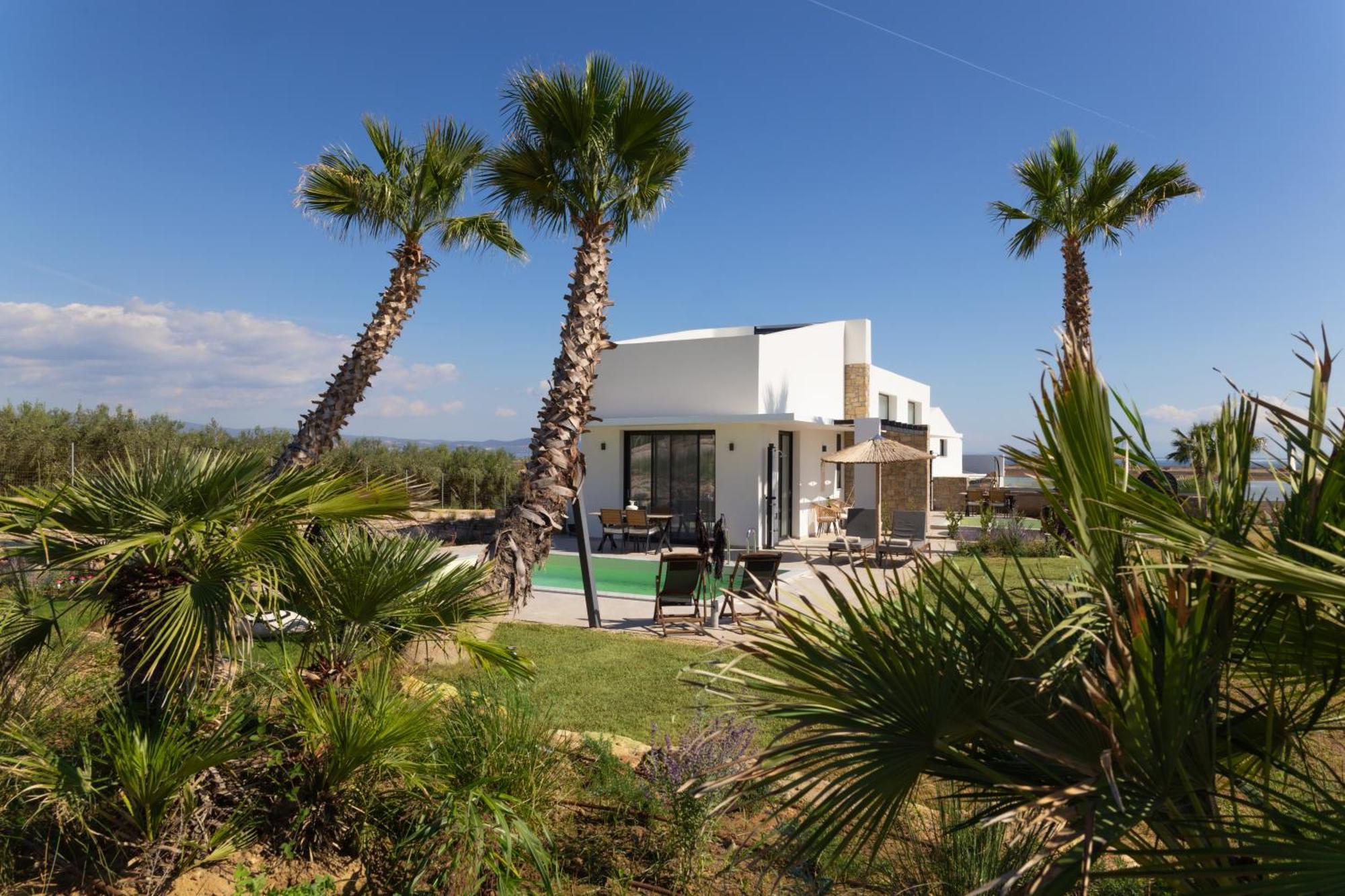 Flamingo View Suites & Villas Nea Poteidaia Exteriör bild