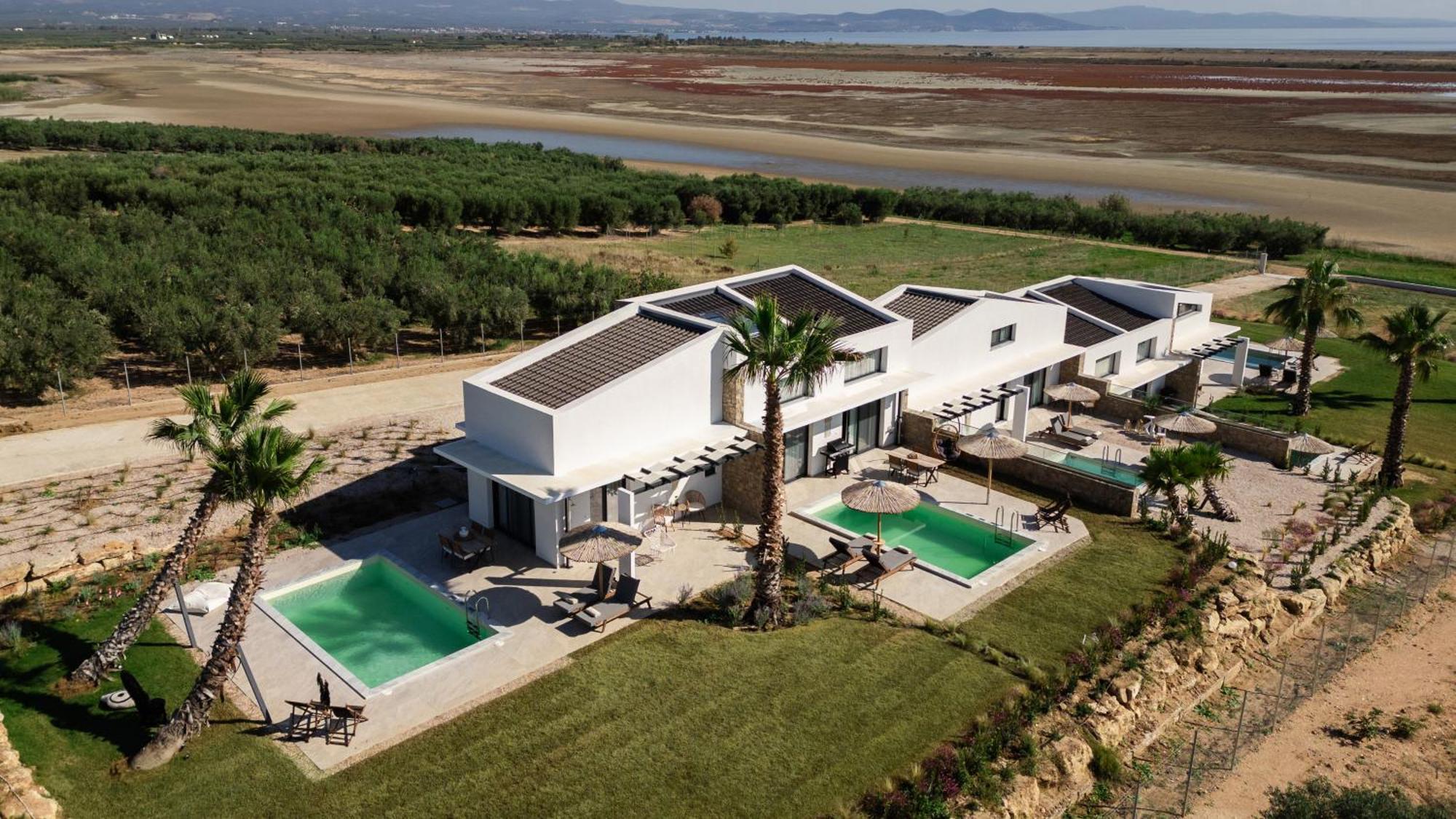 Flamingo View Suites & Villas Nea Poteidaia Exteriör bild
